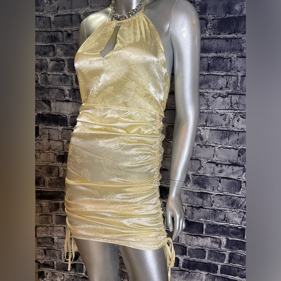 Yellow Satin Brocade Mini Bodycon Summer Dress - Picture 13 of 16